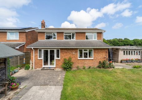 4 Bed Detached House, Colbourne Close. Bransgore