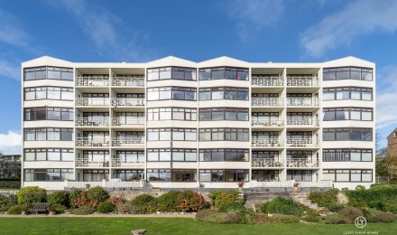 Carlinford, 2 Bed Cliff Top Apartment