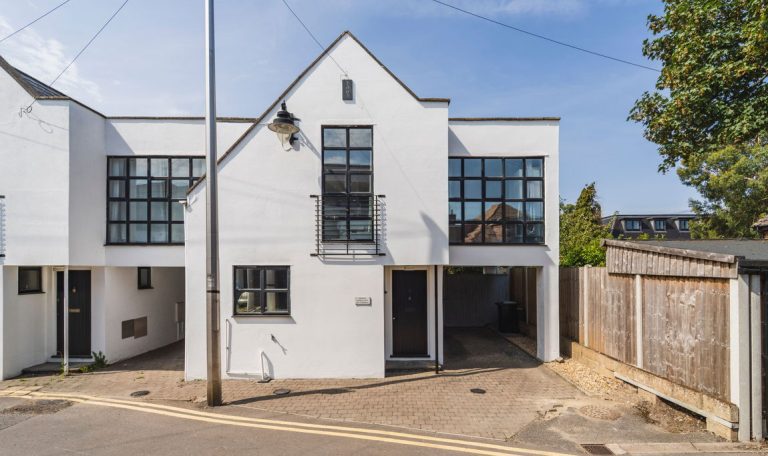 The Mews, Avon Buildings, Christchurch, BH23 1QF