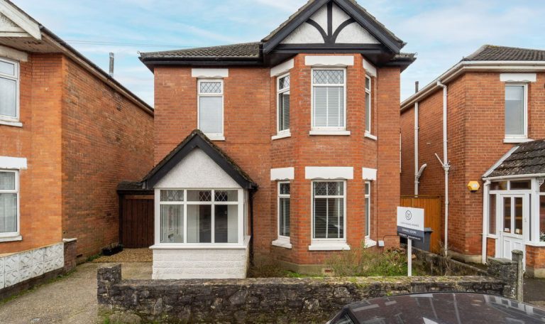 Ensbury Park Road, Bournemouth, BH9 2SL