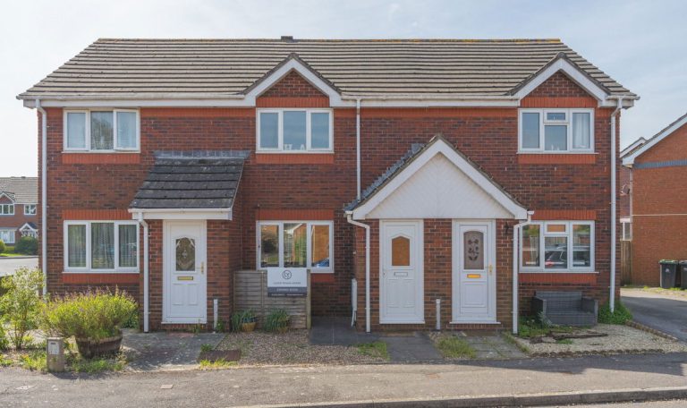 Wolfe Close, Christchurch, BH23 1EL