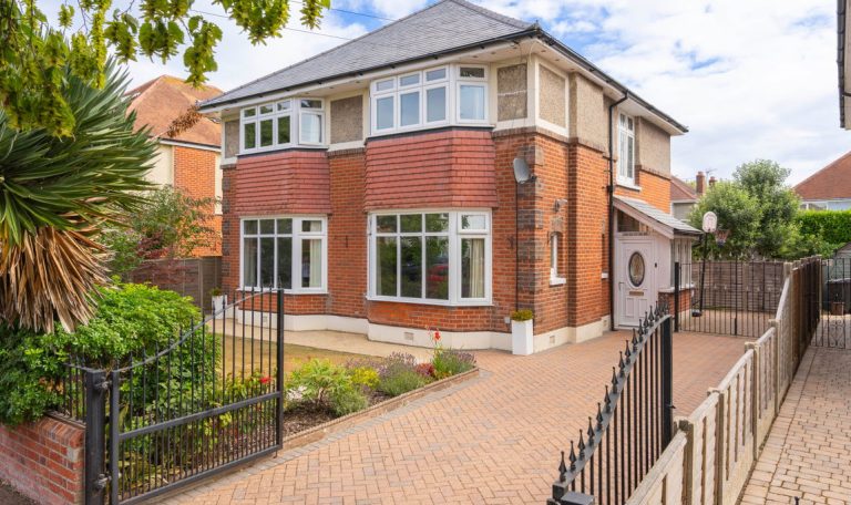 St Ledgers Road, Queens Park, Bournemouth, BH8 9BA
