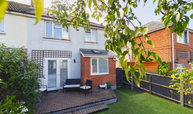 St. Johns Road, Christchurch, BH23 1LX